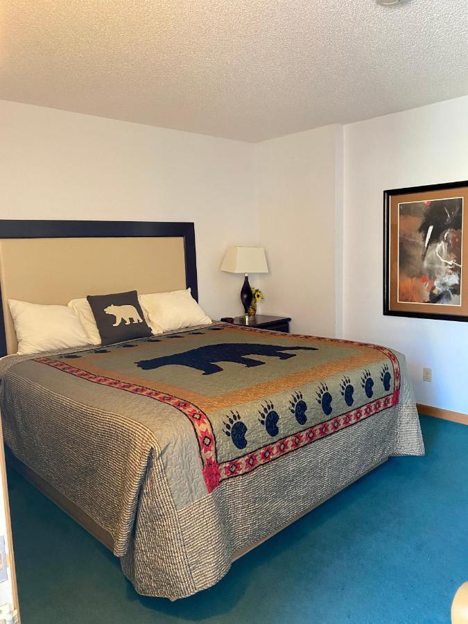 Holiday Lodge Cody Esterno foto