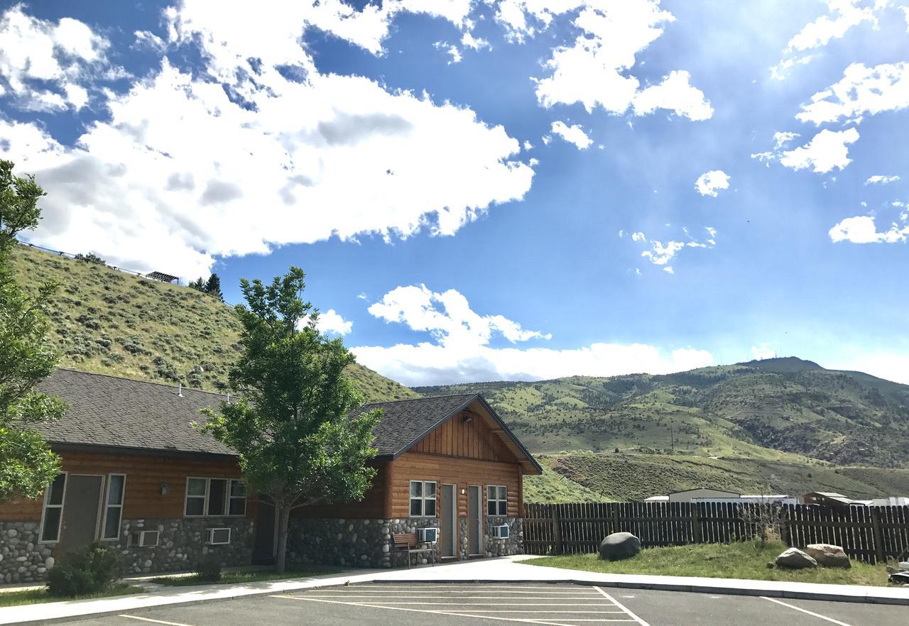 Holiday Lodge Cody Esterno foto