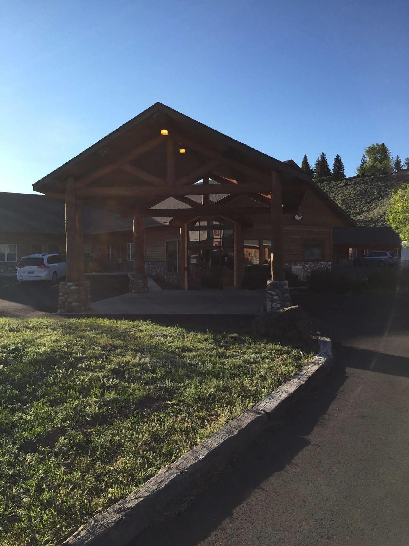 Holiday Lodge Cody Esterno foto